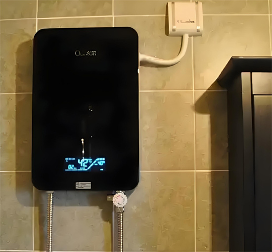 即熱式熱水器,恒定水溫,舒適每一刻